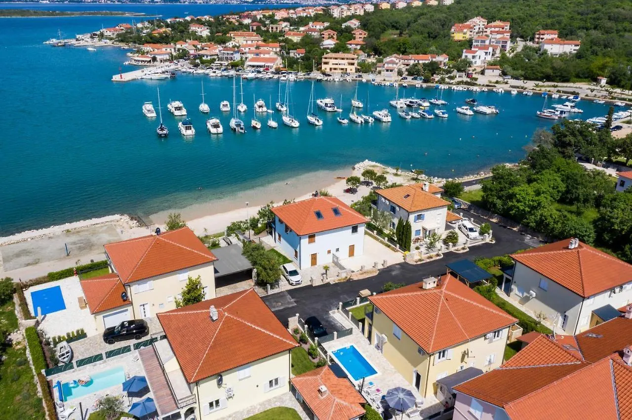 Villa Claudia Klimno 0*,  Croatia